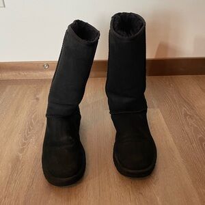 Ugg Classic Short II Black Size 6
